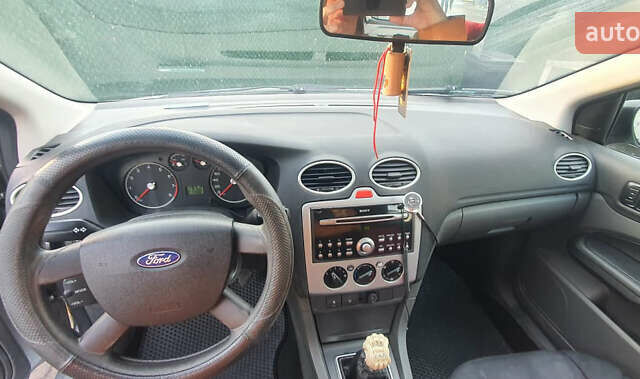 Сірий Форд Фокус, об'ємом двигуна 1.6 л та пробігом 214 тис. км за 3600 $, фото 5 на Automoto.ua