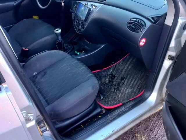 Серый Форд Фокус, объемом двигателя 1.6 л и пробегом 234 тыс. км за 3500 $, фото 8 на Automoto.ua