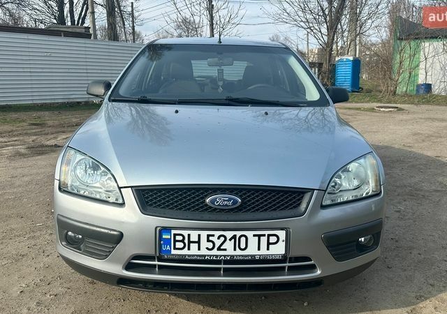 Серый Форд Фокус, объемом двигателя 1.6 л и пробегом 184 тыс. км за 4300 $, фото 12 на Automoto.ua