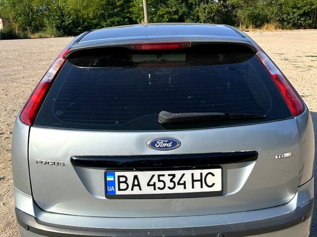 Серый Форд Фокус, объемом двигателя 1.6 л и пробегом 295 тыс. км за 3500 $, фото 4 на Automoto.ua