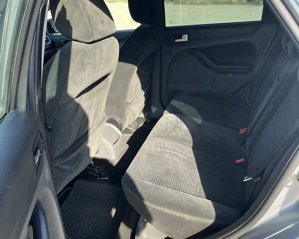 Сірий Форд Фокус, об'ємом двигуна 1.56 л та пробігом 294 тис. км за 4000 $, фото 10 на Automoto.ua