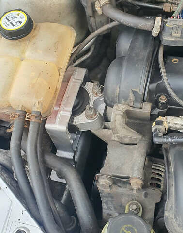 Сірий Форд Фокус, об'ємом двигуна 1.6 л та пробігом 214 тис. км за 3600 $, фото 12 на Automoto.ua