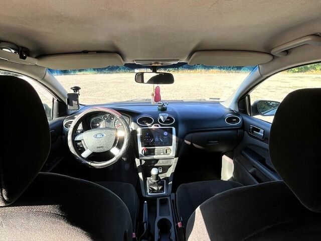 Серый Форд Фокус, объемом двигателя 1.6 л и пробегом 295 тыс. км за 3500 $, фото 8 на Automoto.ua