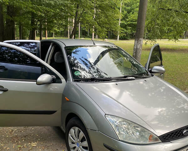 Сірий Форд Фокус, об'ємом двигуна 1.6 л та пробігом 212 тис. км за 4000 $, фото 1 на Automoto.ua