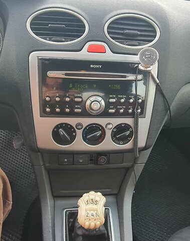 Сірий Форд Фокус, об'ємом двигуна 1.6 л та пробігом 214 тис. км за 3600 $, фото 6 на Automoto.ua