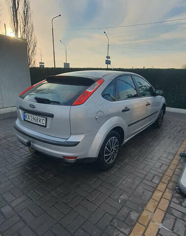 Сірий Форд Фокус, об'ємом двигуна 1.6 л та пробігом 214 тис. км за 3600 $, фото 1 на Automoto.ua