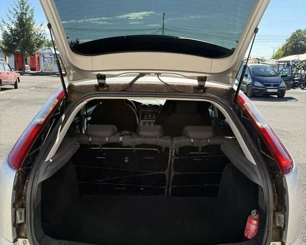 Сірий Форд Фокус, об'ємом двигуна 1.6 л та пробігом 200 тис. км за 3500 $, фото 3 на Automoto.ua