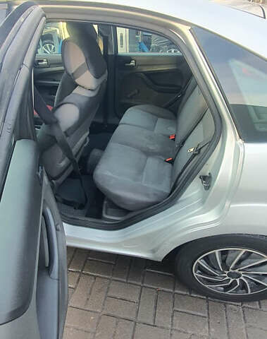 Сірий Форд Фокус, об'ємом двигуна 1.6 л та пробігом 214 тис. км за 3600 $, фото 18 на Automoto.ua