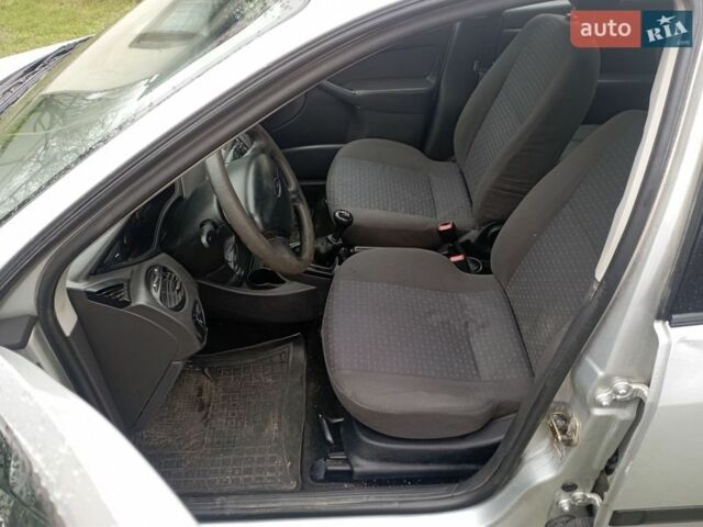 Серый Форд Фокус, объемом двигателя 1.8 л и пробегом 246 тыс. км за 2250 $, фото 8 на Automoto.ua