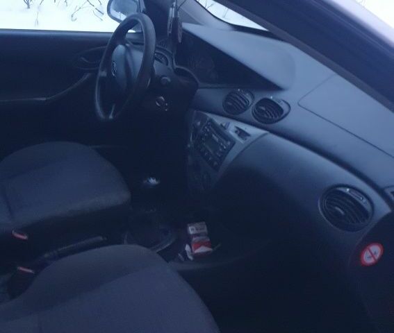 Серый Форд Фокус, объемом двигателя 1.8 л и пробегом 245 тыс. км за 2800 $, фото 3 на Automoto.ua