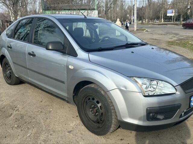 Серый Форд Фокус, объемом двигателя 1.6 л и пробегом 184 тыс. км за 4300 $, фото 3 на Automoto.ua