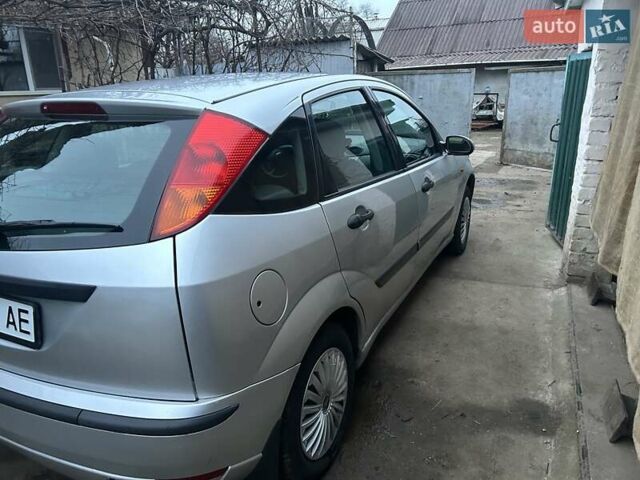 Серый Форд Фокус, объемом двигателя 1.6 л и пробегом 364 тыс. км за 3000 $, фото 4 на Automoto.ua