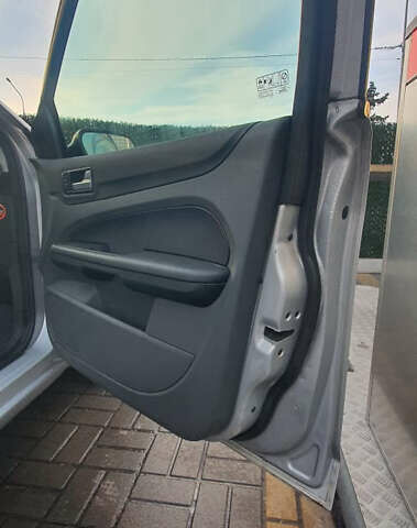 Сірий Форд Фокус, об'ємом двигуна 1.6 л та пробігом 214 тис. км за 3600 $, фото 19 на Automoto.ua