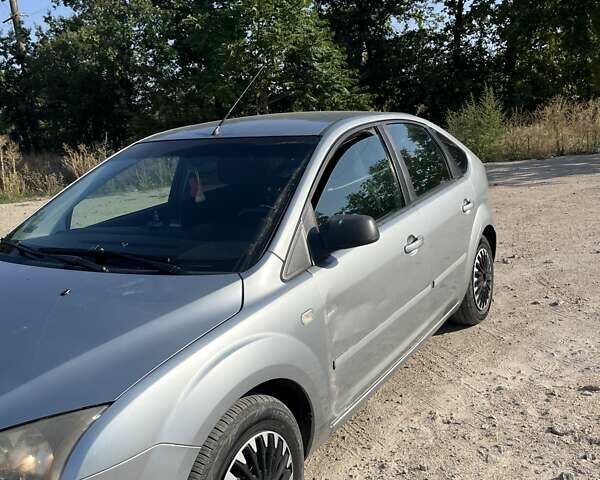 Сірий Форд Фокус, об'ємом двигуна 1.6 л та пробігом 295 тис. км за 3500 $, фото 4 на Automoto.ua