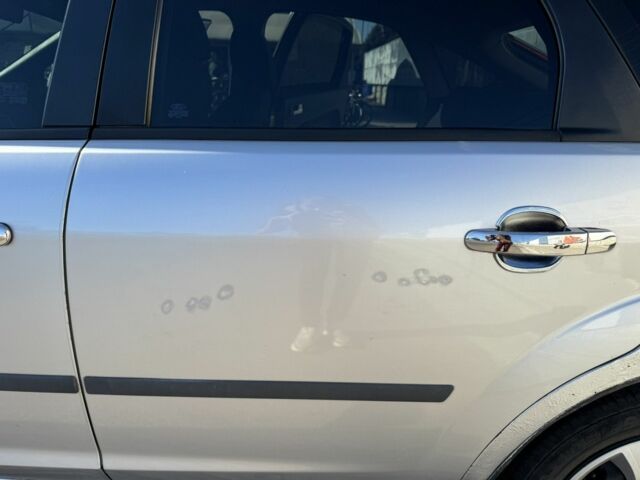 Форд Фокус 2004 в Мукачеве на Automoto.ua Серый Форд Фокус, объемом двигателя 1.6 л и пробегом 200 тыс. км за 3500 $, фото 6 на Automoto.ua