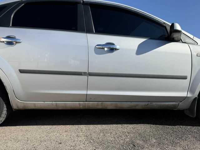 Форд Фокус 2004 в Мукачеве на Automoto.ua Серый Форд Фокус, объемом двигателя 1.6 л и пробегом 200 тыс. км за 3500 $, фото 10 на Automoto.ua