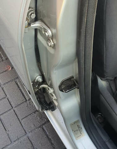 Сірий Форд Фокус, об'ємом двигуна 1.6 л та пробігом 214 тис. км за 3600 $, фото 10 на Automoto.ua