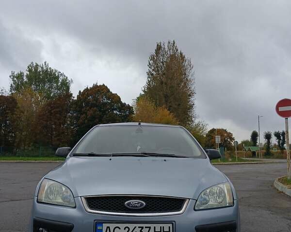 Серый Форд Фокус, объемом двигателя 1.6 л и пробегом 216 тыс. км за 4000 $, фото 2 на Automoto.ua