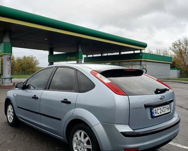 Серый Форд Фокус, объемом двигателя 1.6 л и пробегом 216 тыс. км за 4000 $, фото 7 на Automoto.ua