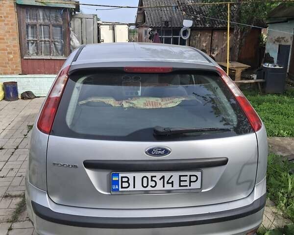 Серый Форд Фокус, объемом двигателя 1.6 л и пробегом 220 тыс. км за 5000 $, фото 4 на Automoto.ua