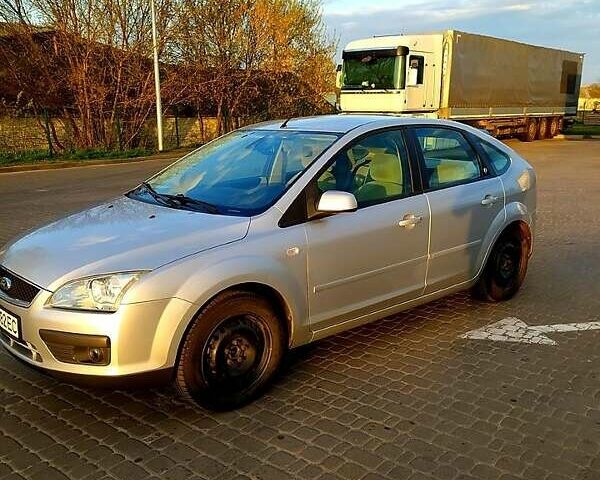 Серый Форд Фокус, объемом двигателя 1.6 л и пробегом 116 тыс. км за 5000 $, фото 6 на Automoto.ua