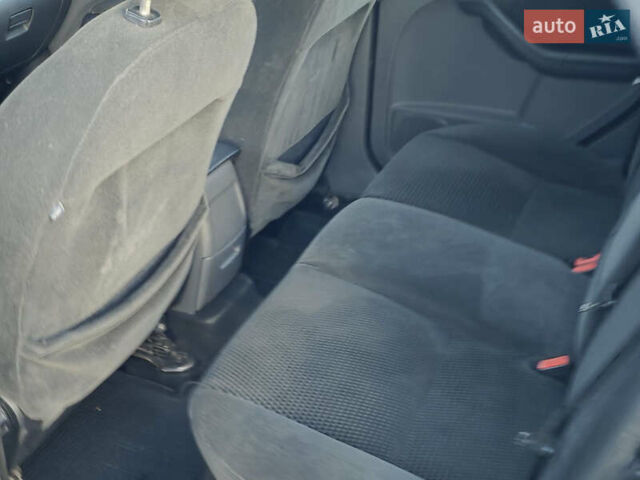 Серый Форд Фокус, объемом двигателя 1.6 л и пробегом 280 тыс. км за 3399 $, фото 18 на Automoto.ua