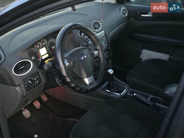 Серый Форд Фокус, объемом двигателя 1.6 л и пробегом 280 тыс. км за 3399 $, фото 15 на Automoto.ua