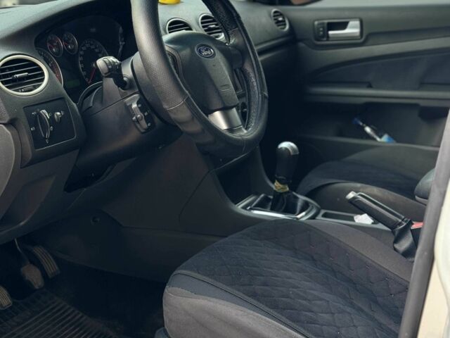 Серый Форд Фокус, объемом двигателя 1.6 л и пробегом 1 тыс. км за 3900 $, фото 9 на Automoto.ua