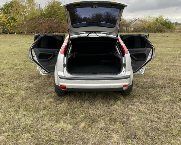 Серый Форд Фокус, объемом двигателя 2 л и пробегом 160 тыс. км за 5900 $, фото 10 на Automoto.ua