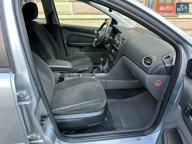 Форд Фокус 2005 в Черновцах на Automoto.ua Серый Форд Фокус, объемом двигателя 2 л и пробегом 320 тыс. км за 4150 $, фото 33 на Automoto.ua
