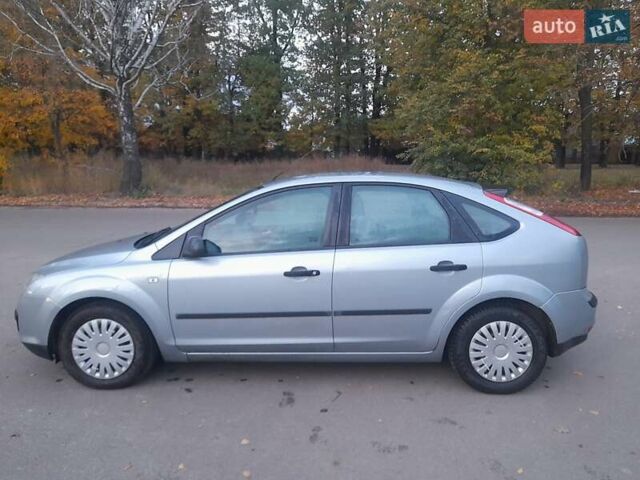 Серый Форд Фокус, объемом двигателя 1.6 л и пробегом 287 тыс. км за 5500 $, фото 7 на Automoto.ua