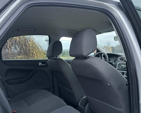 Сірий Форд Фокус, об'ємом двигуна 1.56 л та пробігом 225 тис. км за 3199 $, фото 14 на Automoto.ua