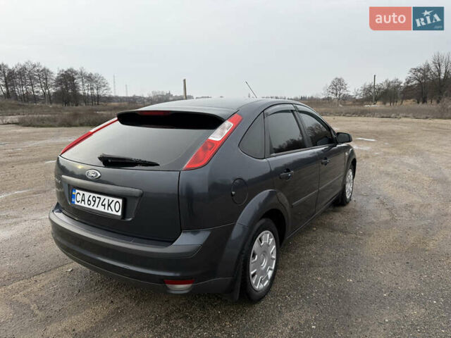 Сірий Форд Фокус, об'ємом двигуна 1.6 л та пробігом 155 тис. км за 5300 $, фото 4 на Automoto.ua
