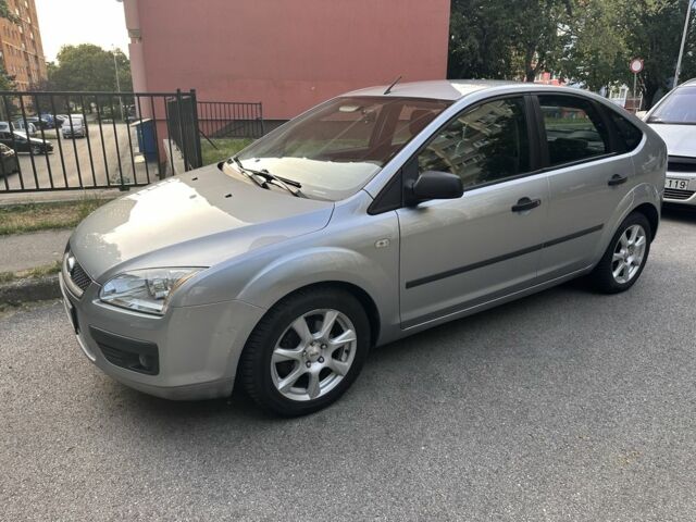 Сірий Форд Фокус, об'ємом двигуна 1.6 л та пробігом 182 тис. км за 4400 $, фото 2 на Automoto.ua