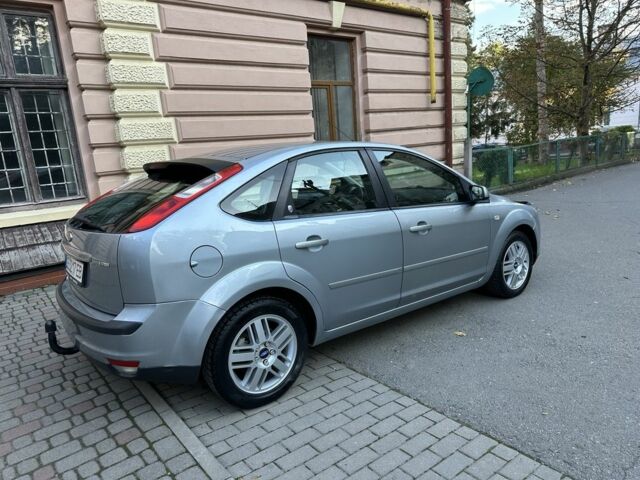 Форд Фокус 2005 в Черновцах на Automoto.ua Серый Форд Фокус, объемом двигателя 2 л и пробегом 320 тыс. км за 4150 $, фото 2 на Automoto.ua