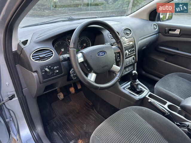 Форд Фокус 2005 в Черновцах на Automoto.ua Серый Форд Фокус, объемом двигателя 2 л и пробегом 320 тыс. км за 4150 $, фото 16 на Automoto.ua