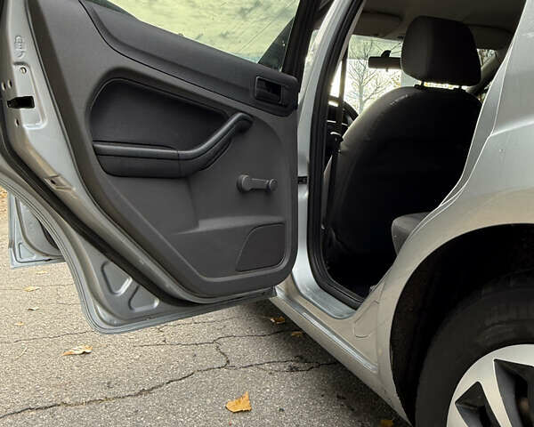 Сірий Форд Фокус, об'ємом двигуна 1.39 л та пробігом 265 тис. км за 4400 $, фото 32 на Automoto.ua