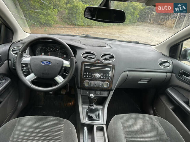 Сірий Форд Фокус, об'ємом двигуна 2 л та пробігом 320 тис. км за 3750 $, фото 18 на Automoto.ua