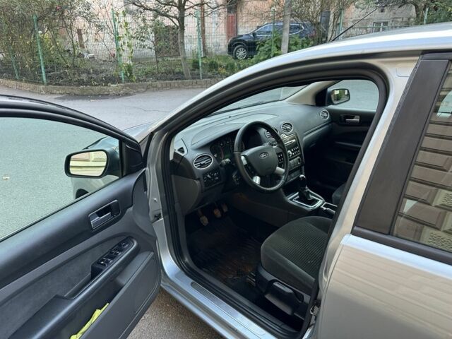 Форд Фокус 2005 в Черновцах на Automoto.ua Серый Форд Фокус, объемом двигателя 2 л и пробегом 320 тыс. км за 4150 $, фото 4 на Automoto.ua