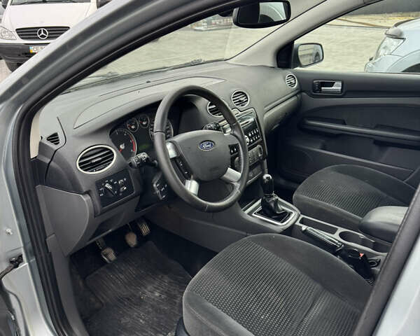 Серый Форд Фокус, объемом двигателя 2 л и пробегом 323 тыс. км за 4100 $, фото 13 на Automoto.ua