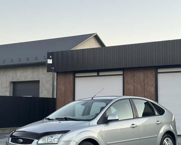 Серый Форд Фокус, объемом двигателя 2 л и пробегом 323 тыс. км за 4100 $, фото 2 на Automoto.ua