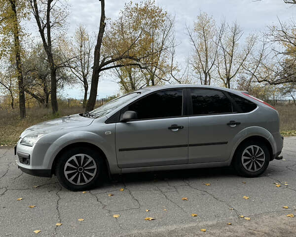 Сірий Форд Фокус, об'ємом двигуна 1.39 л та пробігом 265 тис. км за 4400 $, фото 14 на Automoto.ua
