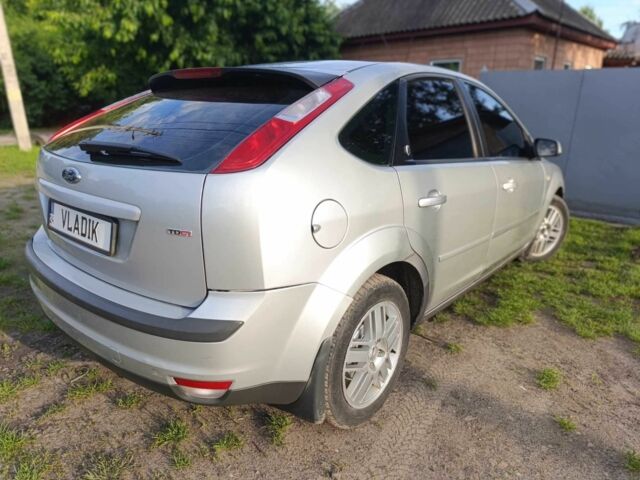 Серый Форд Фокус, объемом двигателя 1.6 л и пробегом 260 тыс. км за 3350 $, фото 8 на Automoto.ua