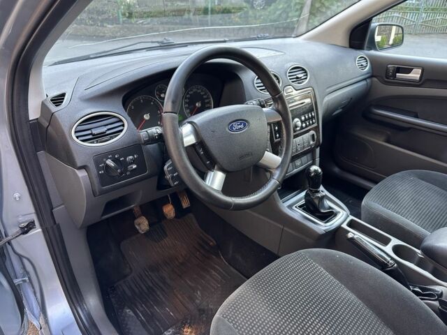 Форд Фокус 2005 в Черновцах на Automoto.ua Серый Форд Фокус, объемом двигателя 2 л и пробегом 320 тыс. км за 4150 $, фото 5 на Automoto.ua