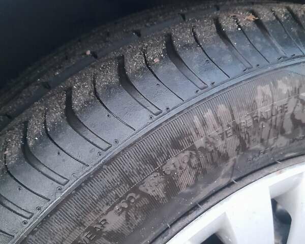 Серый Форд Фокус, объемом двигателя 1.6 л и пробегом 287 тыс. км за 5500 $, фото 4 на Automoto.ua