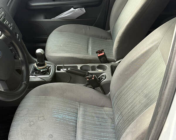 Сірий Форд Фокус, об'ємом двигуна 1.39 л та пробігом 265 тис. км за 4400 $, фото 26 на Automoto.ua