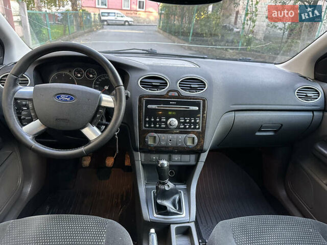 Форд Фокус 2005 в Черновцах на Automoto.ua Серый Форд Фокус, объемом двигателя 2 л и пробегом 320 тыс. км за 4150 $, фото 25 на Automoto.ua