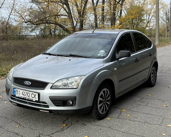 Сірий Форд Фокус, об'ємом двигуна 1.39 л та пробігом 265 тис. км за 4400 $, фото 15 на Automoto.ua