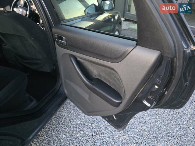 Серый Форд Фокус, объемом двигателя 1.6 л и пробегом 280 тыс. км за 3399 $, фото 22 на Automoto.ua