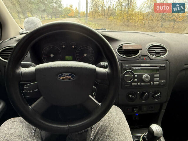 Сірий Форд Фокус, об'ємом двигуна 1.39 л та пробігом 265 тис. км за 4400 $, фото 18 на Automoto.ua